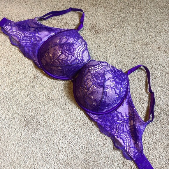 Victoria’s Secret push up lace bra - Picture 1 of 5